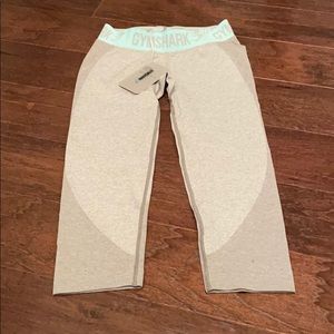 NWT gym shark leggings size S